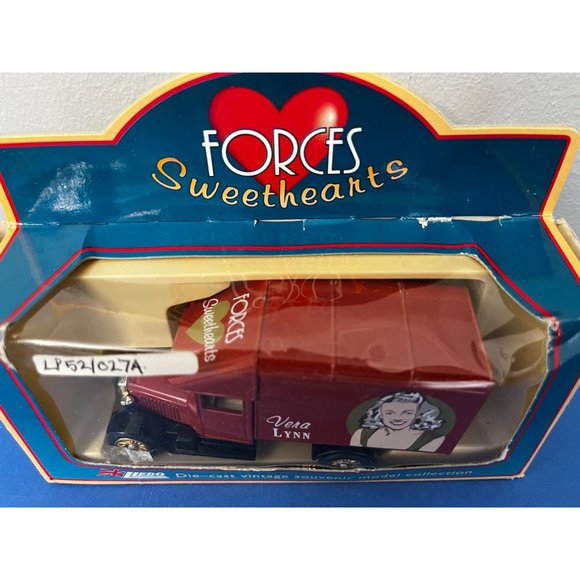 LLEDO - Diecast 1935 Morris Parcels van WWII Forces Sweethearts, Vera Lynn - Picture 3 of 8